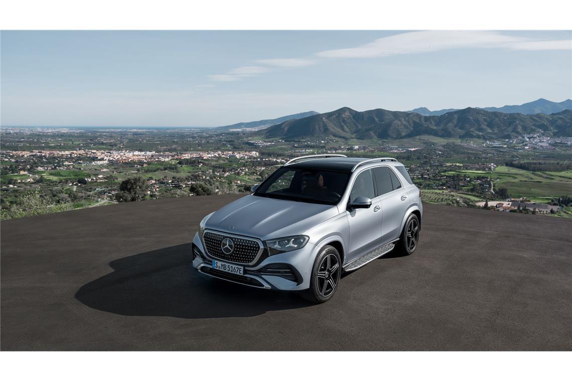 Die aktuelle Generation kam – ebenso wie die des GLS – 2019 auf den Markt. Nach einem Facelift 2023 überarbeitete Mercedes das Fahrzeug nun erneut.