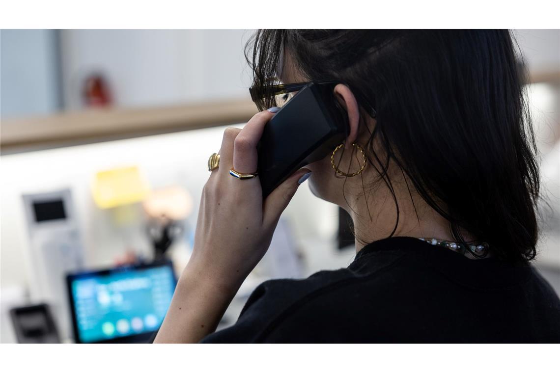 Die allermeisten Frauen verdienen in Partnerschaften weniger als der Mann (Archivbild)