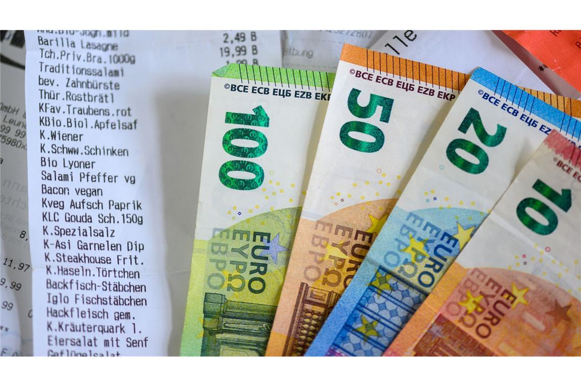 Die Angst vor steigenden Lebenskosten belegt schon zum 15. Mal Platz 1 der Rangliste (Symbolbild).