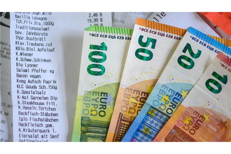 Die Angst vor steigenden Lebenskosten belegt schon zum 15. Mal Platz 1 der Rangliste (Symbolbild).