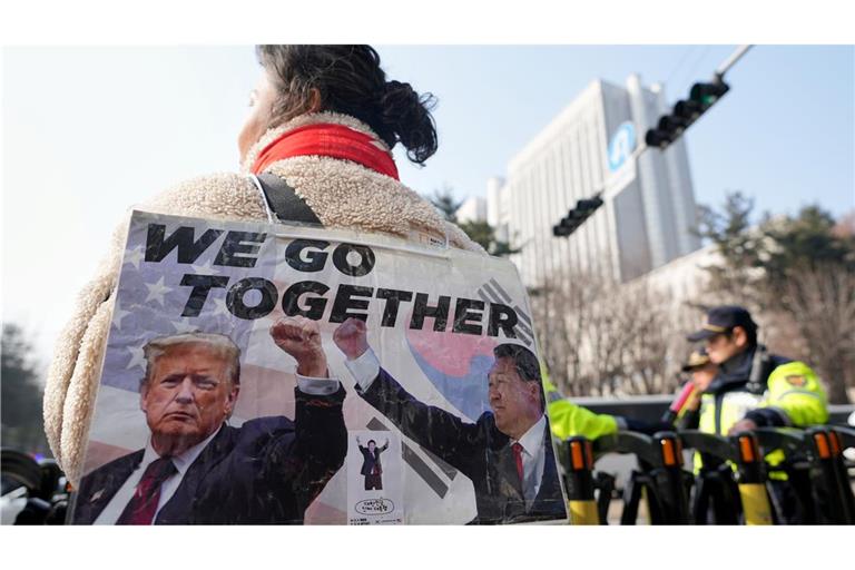 Die Anhänger von Südkoreas Ex-Präsident Yoon Suk Yeol hoffen auf Hilfe von Donald Trump.
