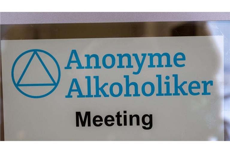 Die Anonymen Alkoholiker wollen auch an den Feiertagen eine Anlaufstelle für Hilfesuchende sein. (Illustration)
