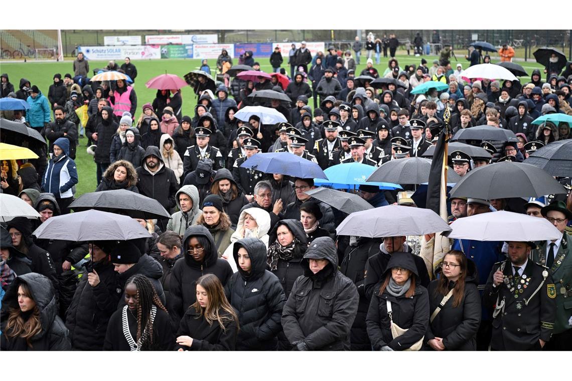 Die Anteilnahme bei der Trauerfeier ist groß.