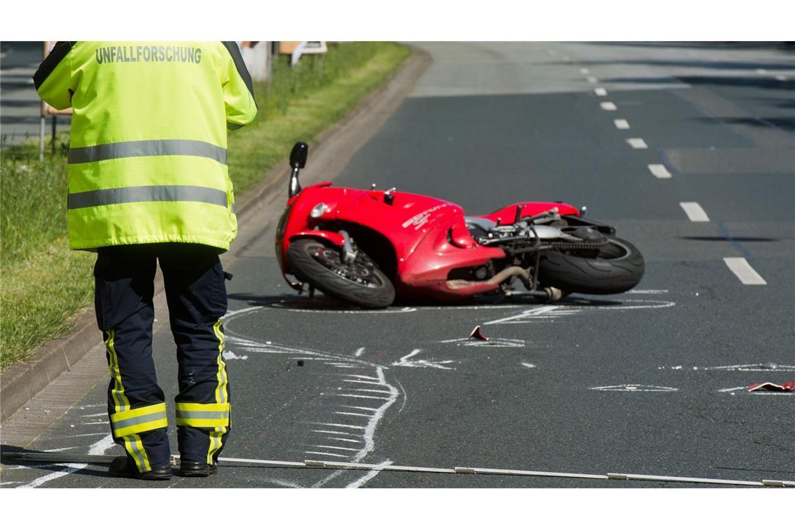 63 Biker in Motorradsaison 2024 nach Unfällen gestorben Die Anzahl der tödlich verunglückten Motorradfahrer sank in der Saison 2024 im Vergleich zur Vorsaison in Baden-Württemberg leicht. (Symbolfoto)