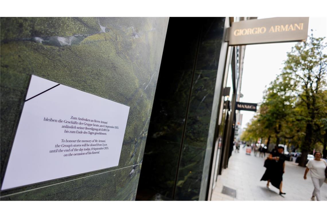 Engste Angehörige nehmen Abschied von Modemacher Armani Die Armani-Filiale auf der Düsseldorfer Königsallee blieb am Nachmittag geschlossen.