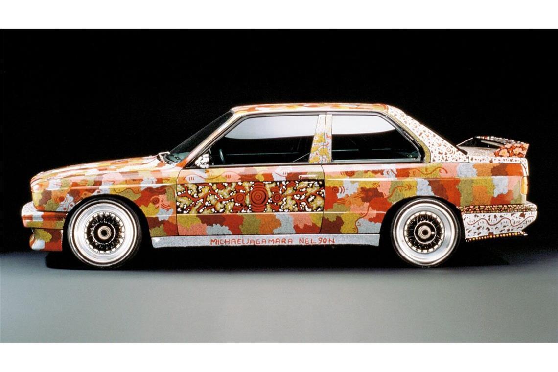 Warum ein alter Sportwagen auf neuen Kraftstoff abfährt Die Art Cars von BMW: hier der M3, bemalt von Michael Nelson Jakamarra.