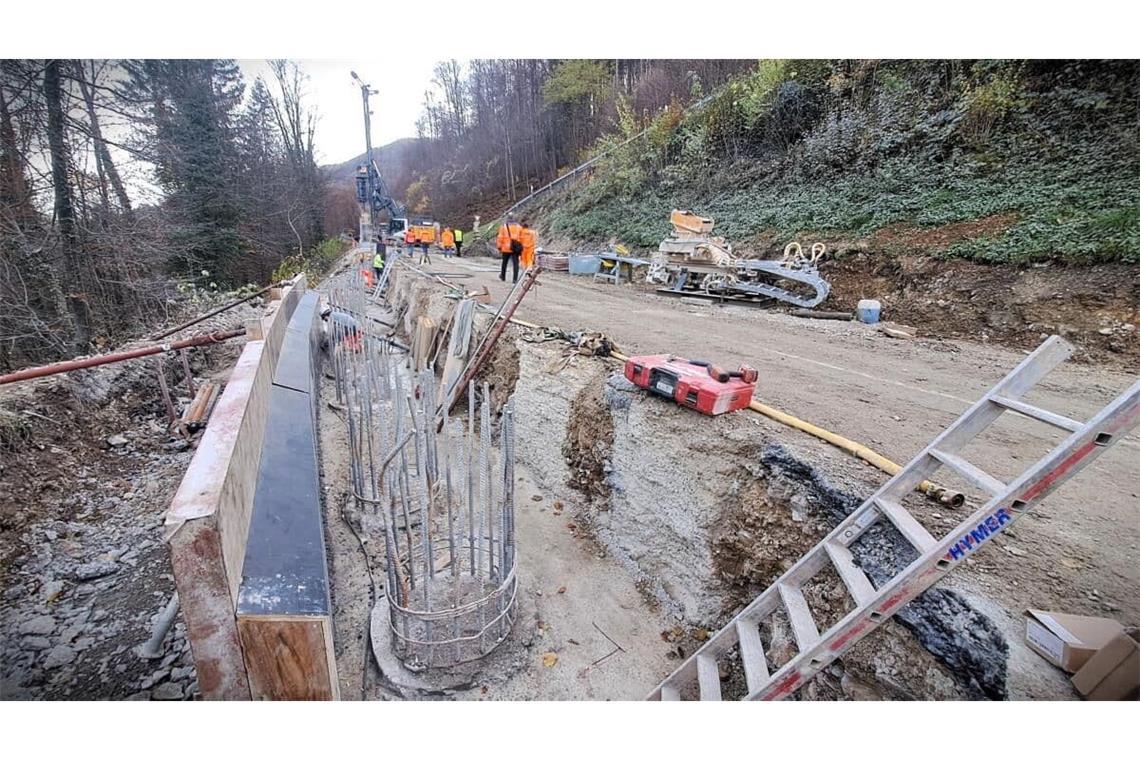 Die aufwändigen Arbeiten an der Sirchinger Steige haben ein Jahr lang gedauert und knapp zwei Millionen Euro gekostet.