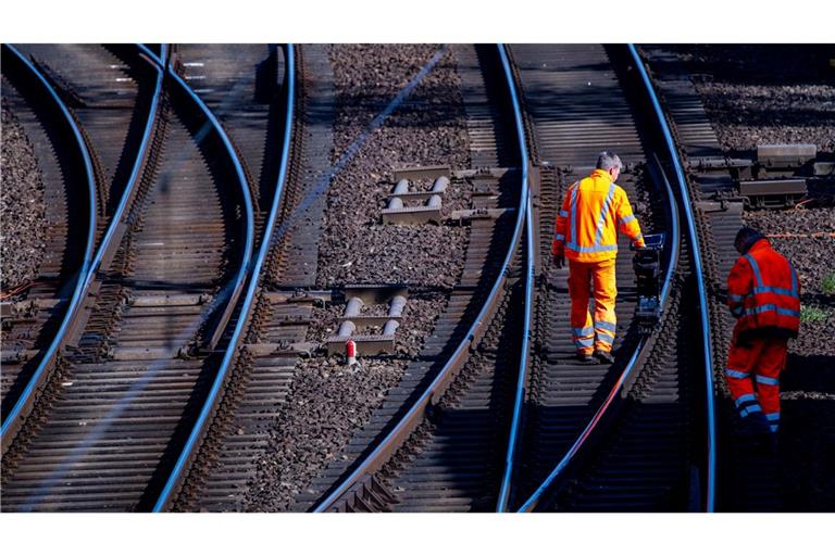 Die Bahn gleicht einer großen Baustelle. (Symbolbild)