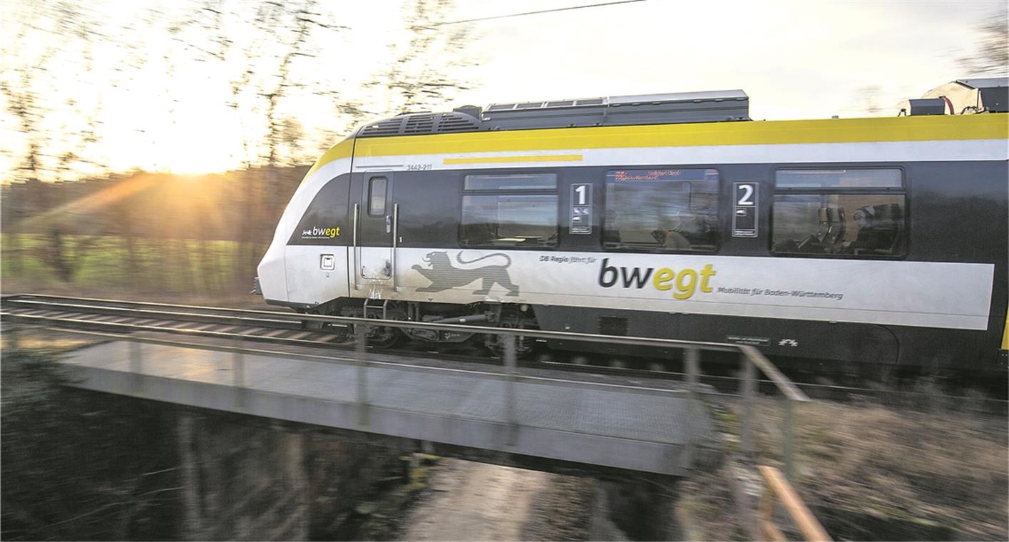 Die Bahnstrecke zwischen Backnang und Schwäbisch Hall-Hessental ist nur eingleisig. Anrainer machen sich deshalb schon seit vielen Jahren für einen Ausbau stark – bis jetzt ohne Erfolg. Foto: A. Becher