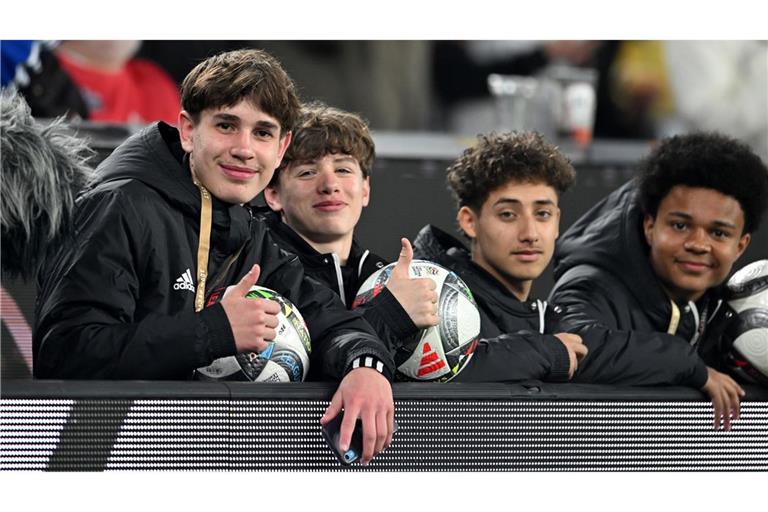 Die Ballkinder beim Deutschland-Spiel gegen Italien.