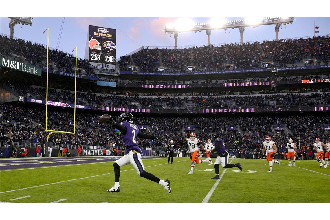 Bengals halten Playoff-Hoffnung in NFL am Leben Die Baltimore Ravens hatten gegen die Cleveland Browns keine Probleme und holten sich den AFC-North-Titel.