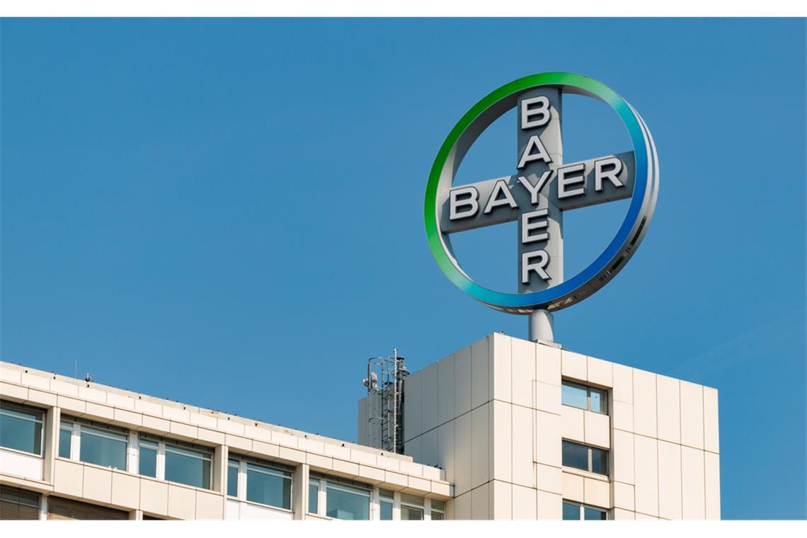 Die Bayer-Aktie ist auf rund 33 Euro gefallen und steht damit wieder im Mittelpunkt der Anleger. Was passiert ist.