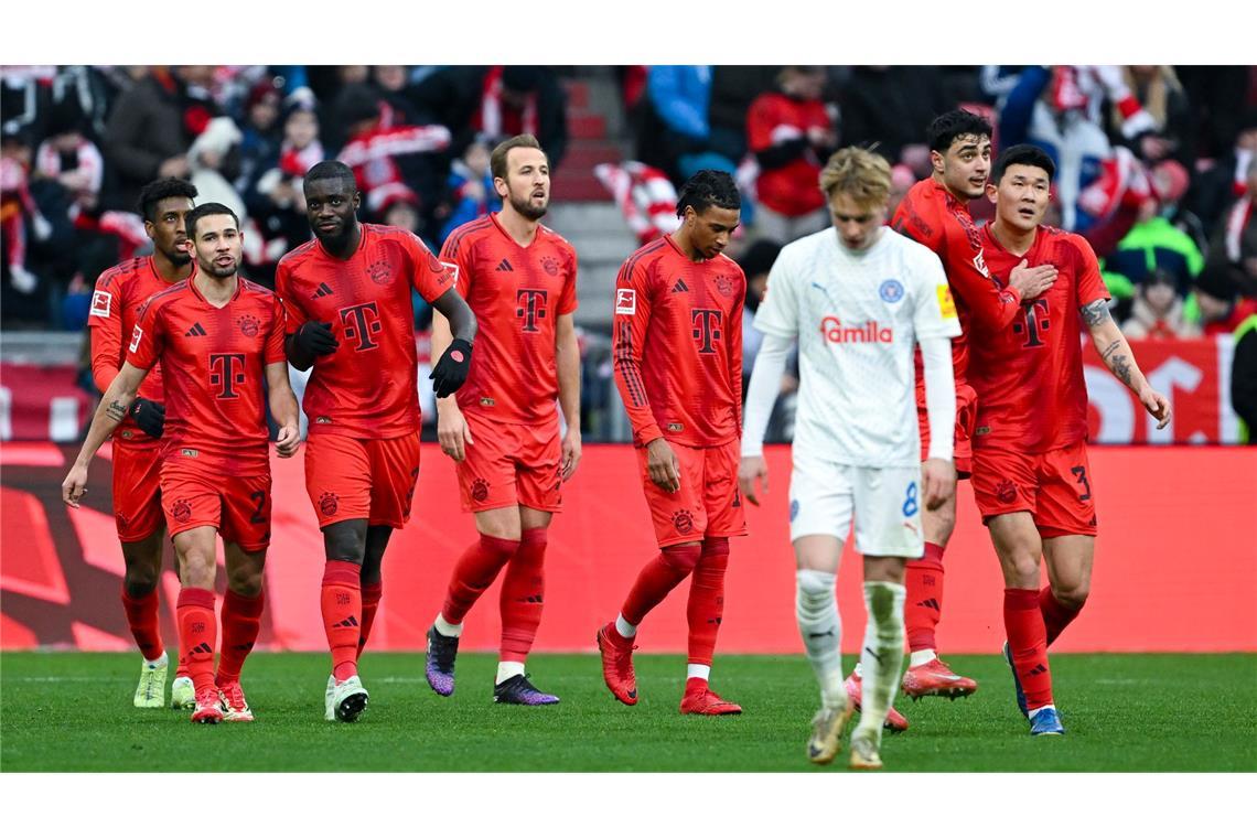 Nachlässige Bayern zittern noch - BVB siegt in Heidenheim Die Bayern gewannen gegen Holstein Kiel.