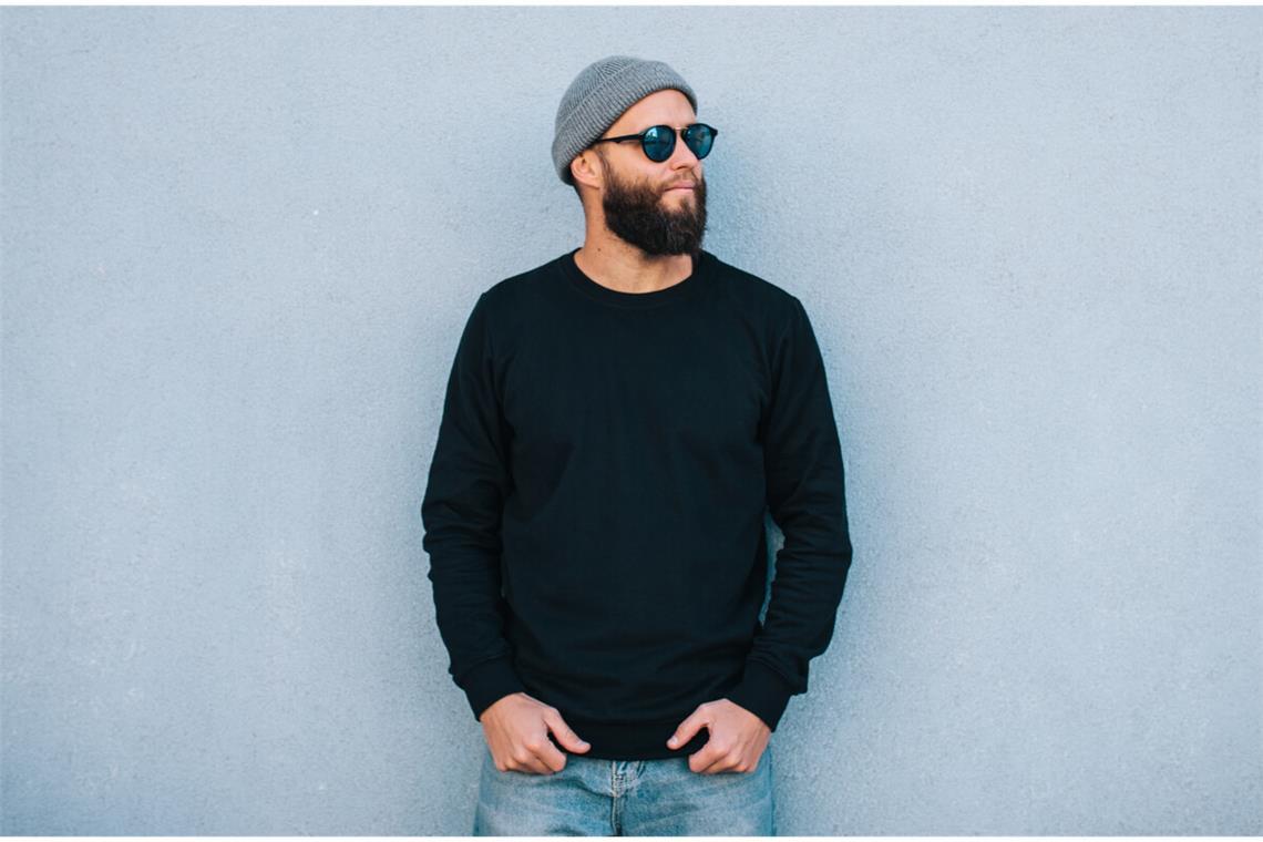 Pullover und Sweatshirt - Das ist der Unterschied Die Begriffe „Pullover“ und „Sweatshirt“ werden oft synonym verwendet, doch was genau ist der Unterschied? Alles Wichtige hier im Überblick.