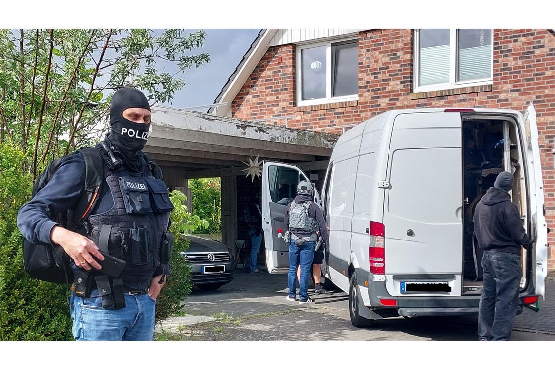 Bundespolizei gelingt Schlag gegen Schleuser – Festnahmen Die Behörden gehen gegen eine Gruppe vor, die Chinesen zur Einreise nach Deutschland verholfen haben soll.