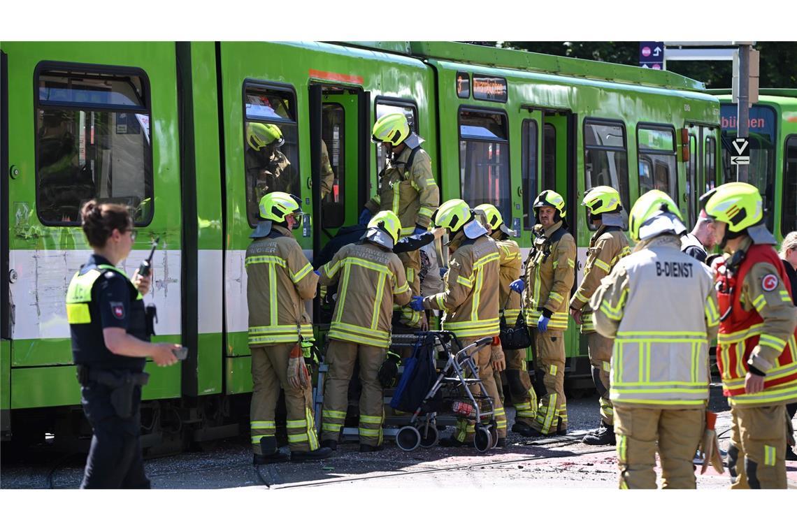Die beiden Bahnen waren zusammengestoßen.