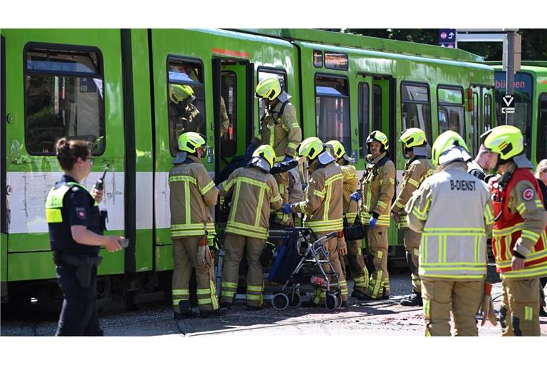 Die beiden Bahnen waren zusammengestoßen.