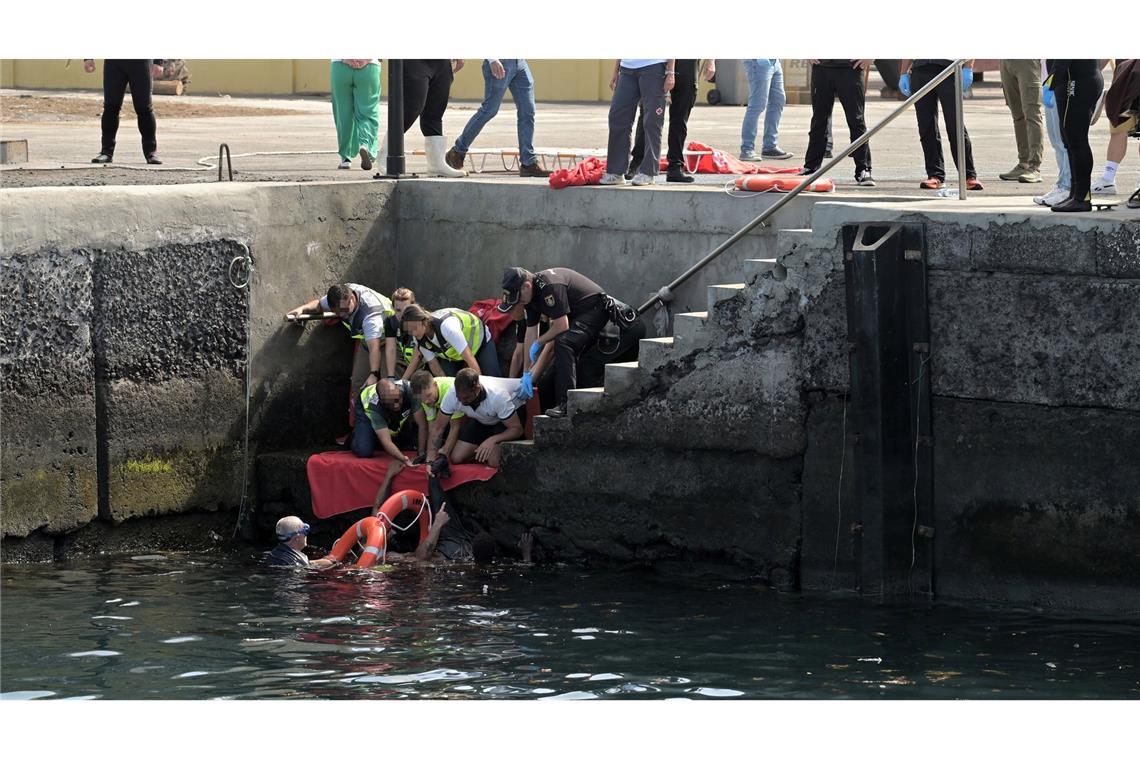 Sieben Migrantinnen bei Bootsunglück vor Kanaren gestorben Die beiden jüngsten Opfer des Bootsunglücks waren erst fünf Jahre alt.