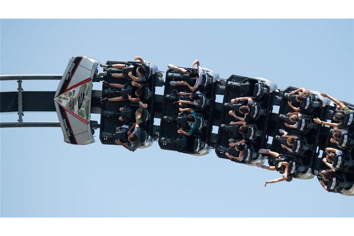 Die beliebte «Silver Star»-Achterbahn im Europapark rückt dank eines neuen Busangebots näher an die Region Stuttgart heran.