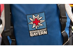 Die Bergwacht rettet eine Mutter und ihre zwei Kinder, die auf einer Wanderung bei Bad Reichenhall „blockiert“ sind.