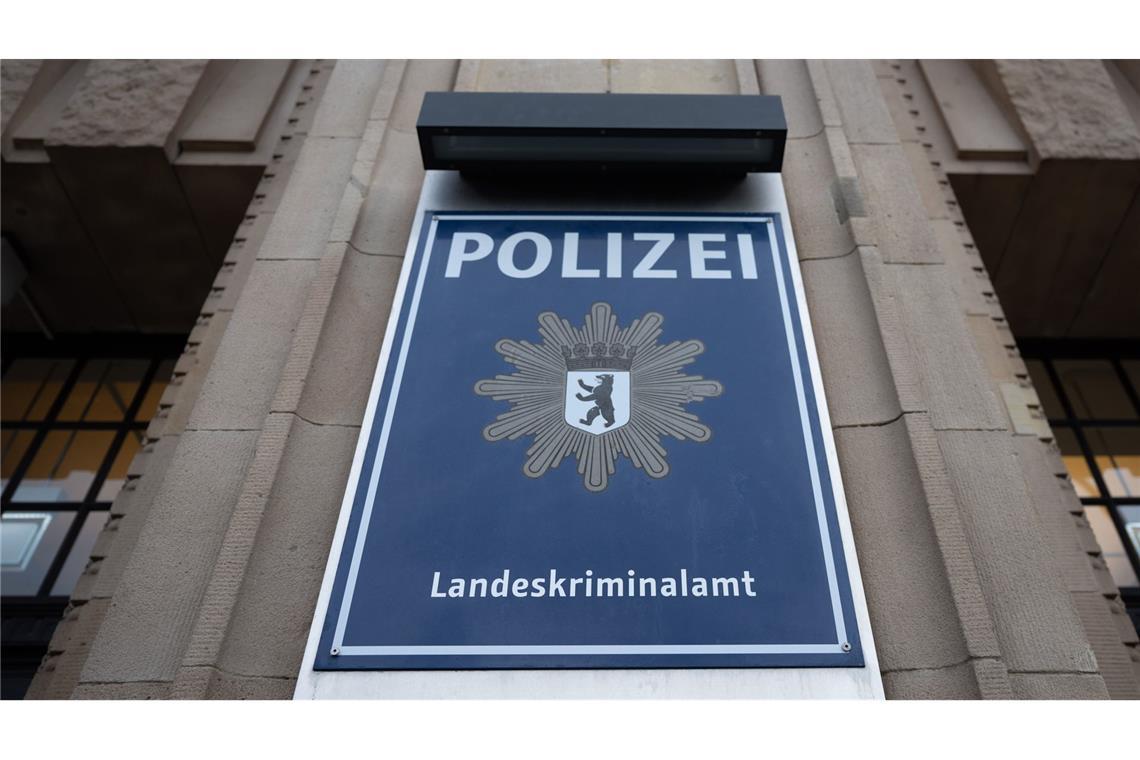 Ermittlungen zu Tennisclub-Video mit „Ausländer raus“-Rufen Die Berliner Kriminalpolizei hat ihre Ermittlungen aufgenommen.