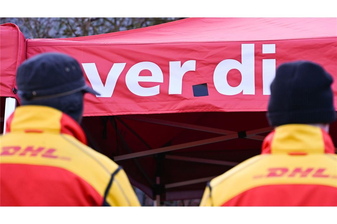 Verdi bestreikt Briefzentren der Post Die Beschäftigten in einigen Briefzentren sind laut Verdi am Dienstag zur Arbeitsniederlegung aufgerufen.