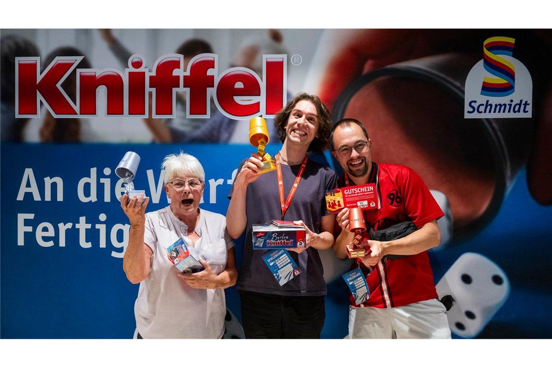 Die Besten: Katharina Lehmann (2. Platz, l-r), Lennart Fiedler (1. Platz), und Nico Richard (3. Platz).