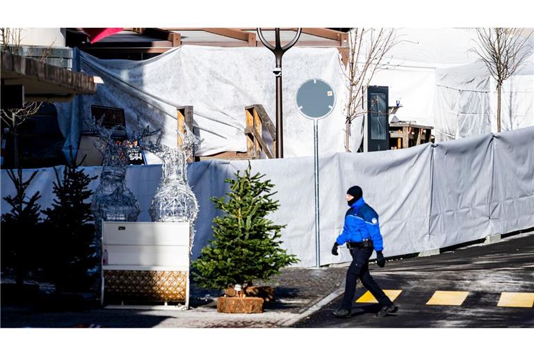 Die betroffene Bar ist wegen der Ermittlungen abgesperrt.