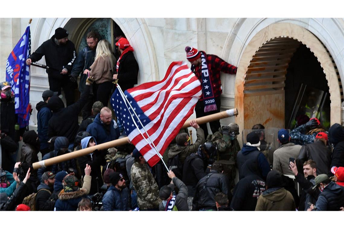 Rechte Kapitolstürmer fordern Schadenersatz von US-Regierung Die Bilder von der Stürmung des Kapitols am 6. Januar 2021 gingen um die Welt.