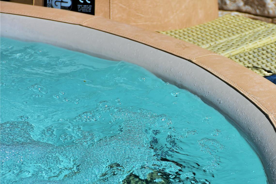 Whirlpool gerät in Mittelbrüden in Brand Die Brandursache ist vermutlich ein technischer Defekt. Symbolfoto: RitaE/Pixabay