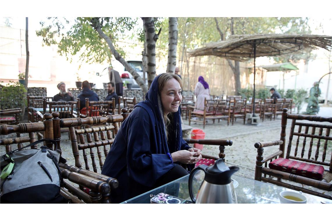Die Britin Zoe Stephens führt Touristinnen durch Afghanistan.