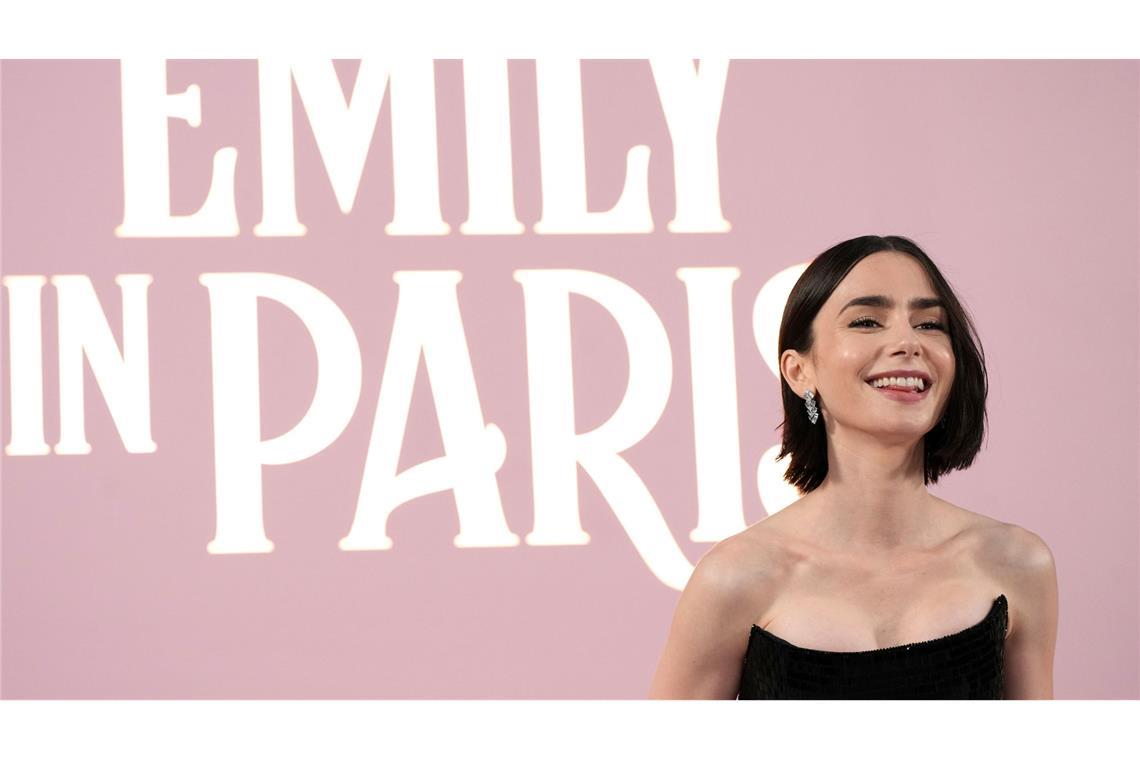 "Emily in Paris" ohne Camille Die britische Schauspielerin Lily Collins spielt in der Serie "Emily in Paris" die Titelrolle. (Archivbild)