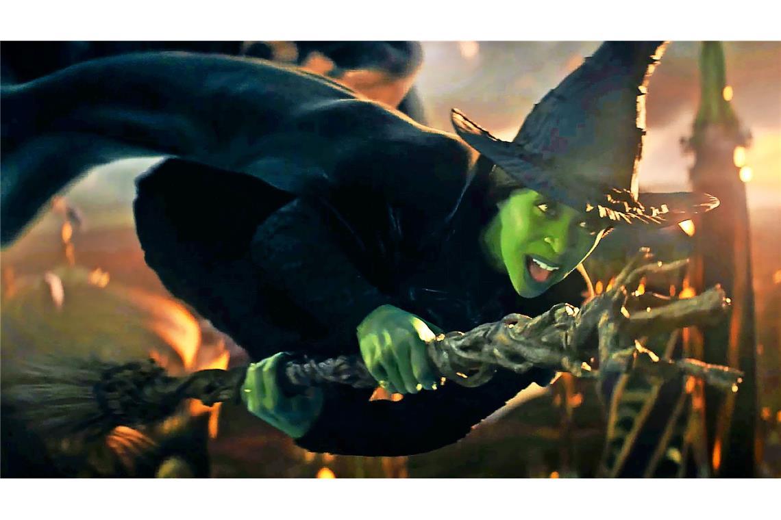 Musical-Queens hexen im faschistoiden Zauberland Die britische Schauspielin Cynthia Erivo als Elphaba auf dem Besen.