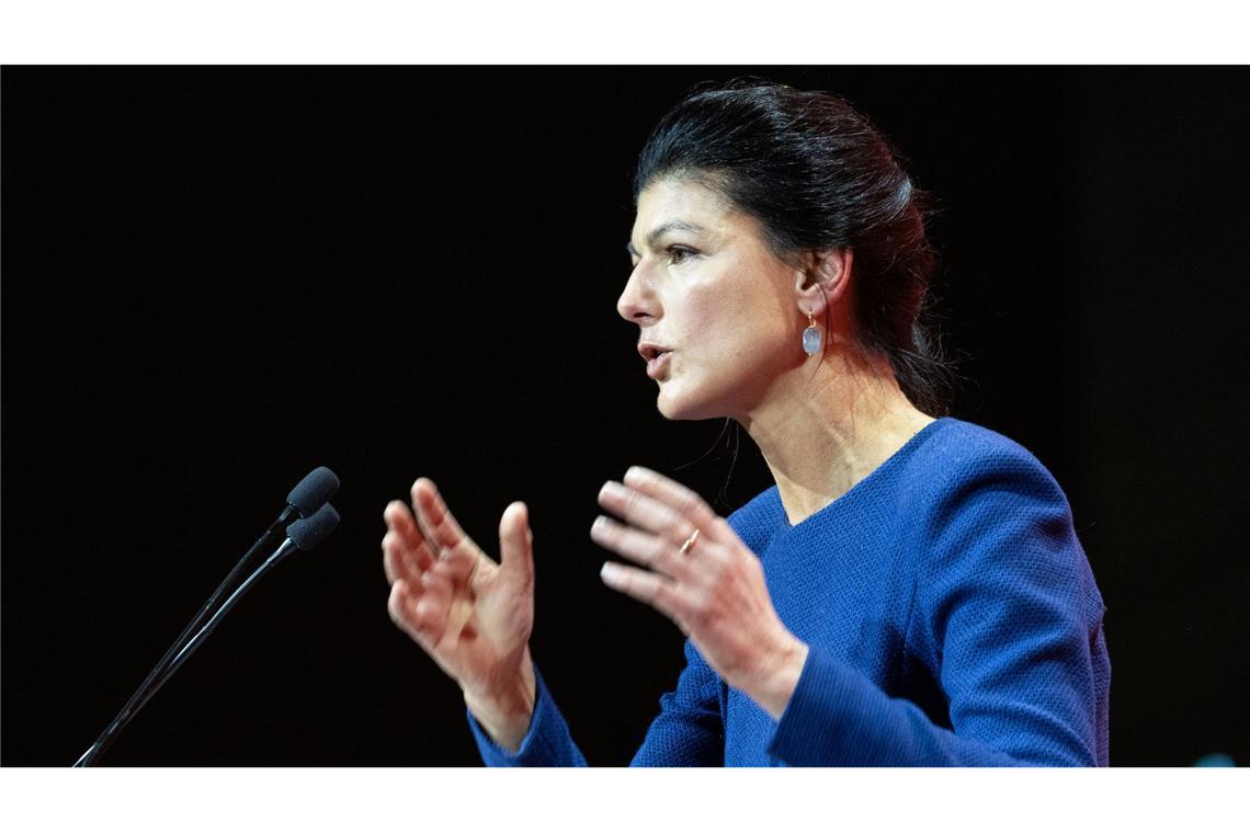 Mehr Straftaten gegen Bahn-Mitarbeiter und Bundespolizisten Die BSW-Vorsitzende, Sahra Wagenknecht, spricht von einer "Abwärtsspirale bei der inneren Sicherheit".