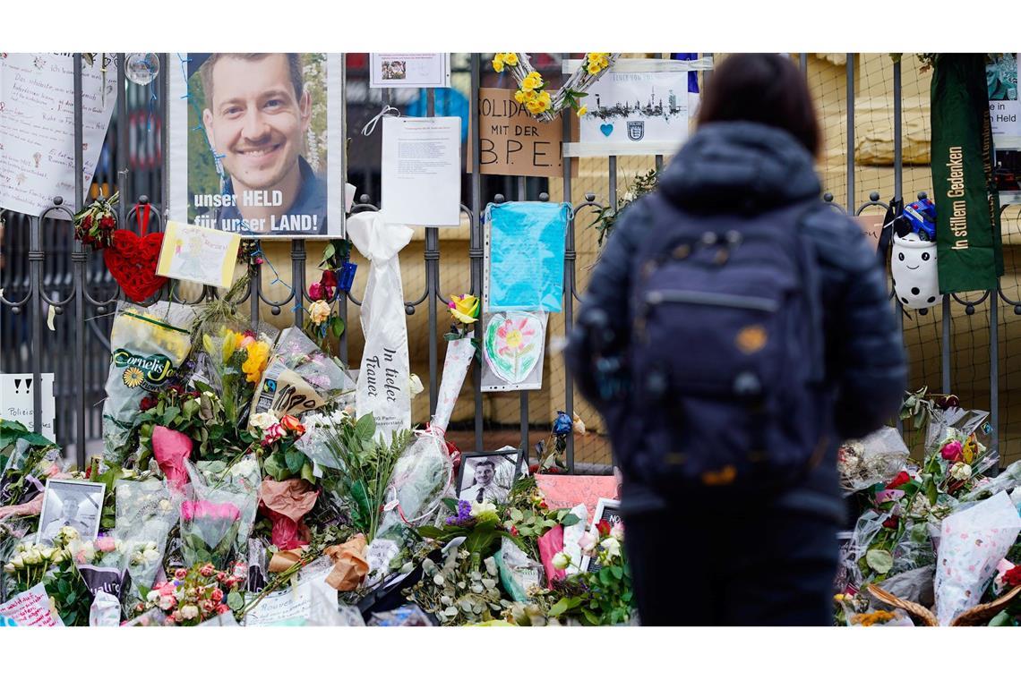 Anklage nach Messerangriff auf Mannheimer Marktplatz erhoben Die Bundesanwaltschaft wirft dem Täter Mord, versuchten Mord und gefährliche Körperverletzung vor