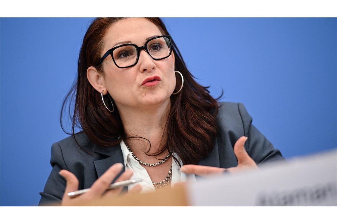 Die Bundesbeauftragte für Antidiskriminierung, Ferda Ataman, hält die geplante Reform des Allgemeinen Gleichbehandlungsgesetzes (AGG) für nicht ausreichend. (Archivfoto)