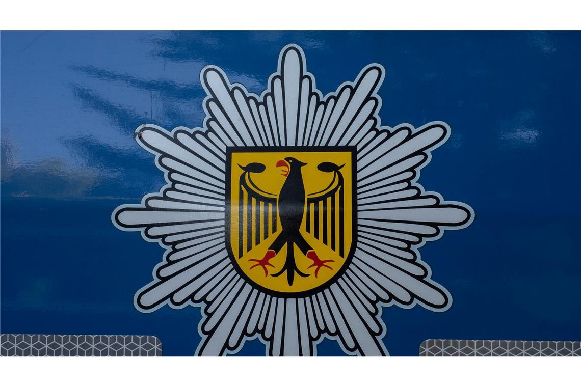 Europaweit aktive Schleuserbande fliegt auf Die Bundespolizei in München und die Staatsanwaltschaft Traunstein haben erfolgreich gegen eine Schleuserbande ermittelt. (Symbolbild)