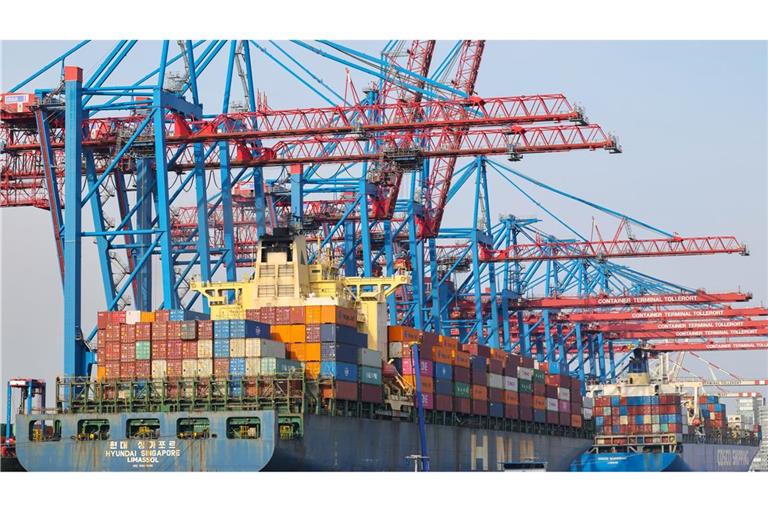 Die Bundesregierung hat neue Initiativen für die maritime Wirtschaft angekündigt. (Archivbild)