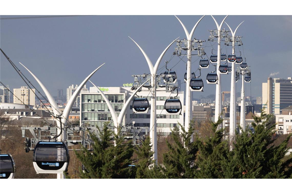 Die C1 führt auf dem Foto über die Vorstadt Limeil-Brevannes