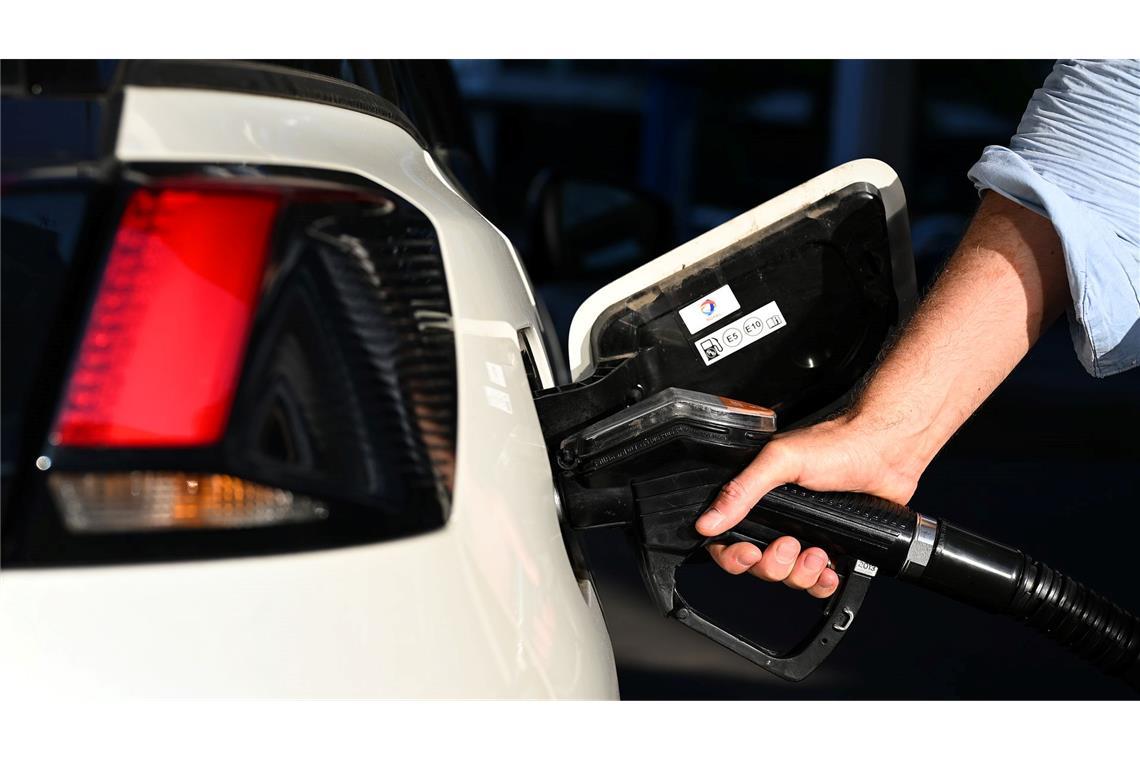 Die CO2-Abgabe wird unter anderem auf Kraftstoffe erhoben. 21,4 Milliarden Euro kamen 2025 zusammen. (Symbolbild)