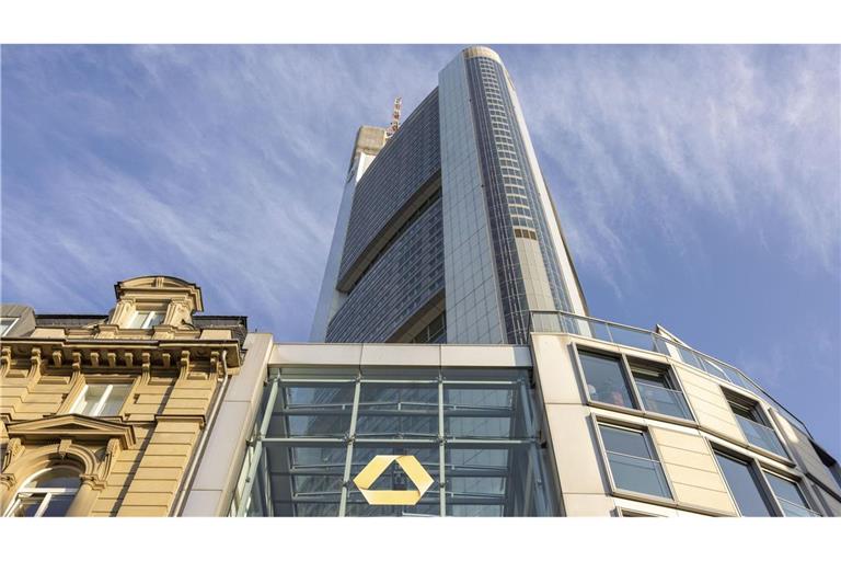 Die Commerzbank hat kürzlich einen Rekordgewinn für die ersten neun Monate verkündet.