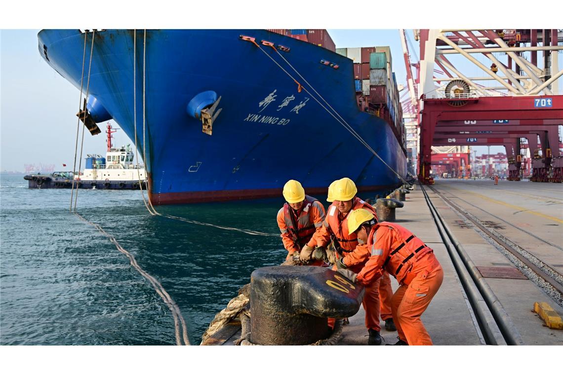 Chinas Außenhandel schlägt Erwartungen - Fokus auf USA Die Container-Buchungen von China in die USA hatten zuletzt schon stark abgenommen. (Symbolbild)