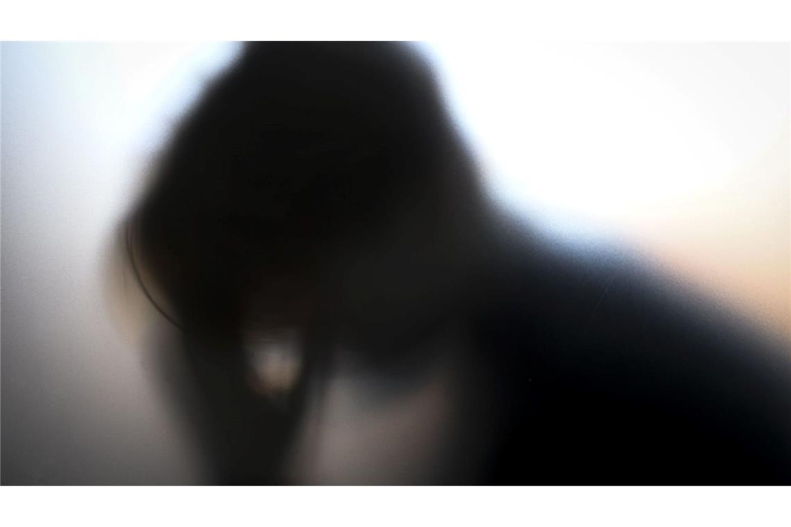 Unsere Wahrnehmung ist zu negativ - und das hat Folgen Die dauerhafte Fokussierung auf das Negative lässt die Welt oft sehr düster erscheinen. (Symbolbild)