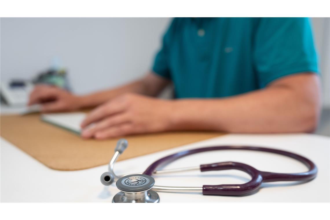 Die Debatte über Extra-Gebühren für Patienten in Praxen und Kliniken wieder auf.