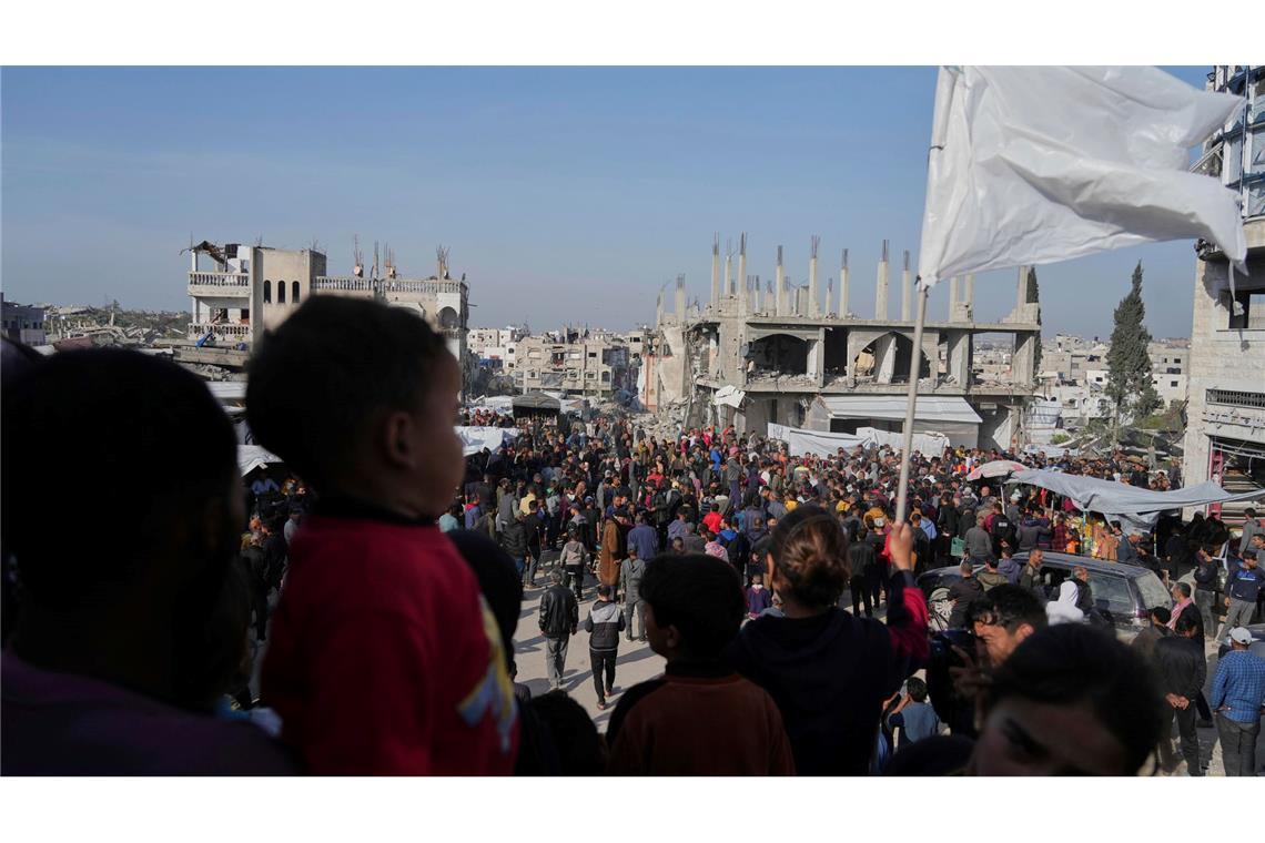 Demos in Gaza gegen Krieg und Hamas weiten sich aus Die Demonstranten rufen auch Slogans gegen die Hamas.