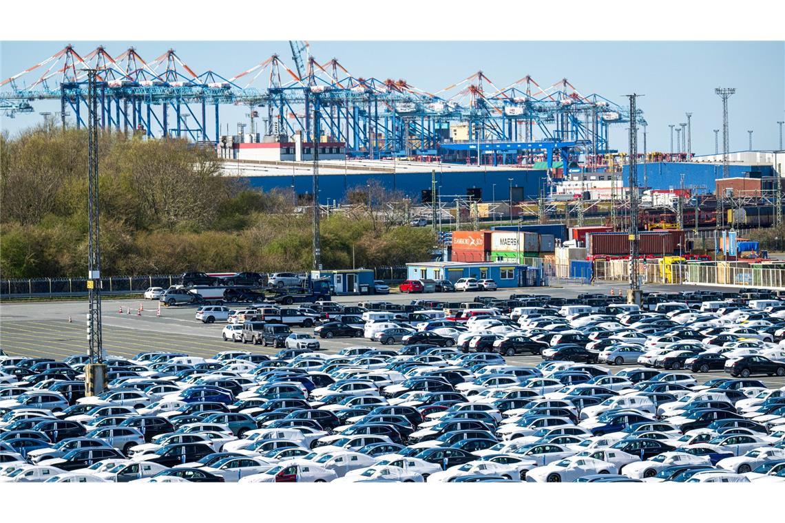 Eskalation statt Einigung: Trump schickt Zoll-Brief an EU Die deutsche Autoindustrie litt zuletzt stark unter den Zöllen. (Archivbild)