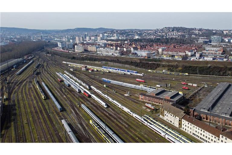 Die Deutsche Bahn hält an der Eröffnung von Stuttgart 21 Ende 2026 fest – und auch am Kostenrahmen
