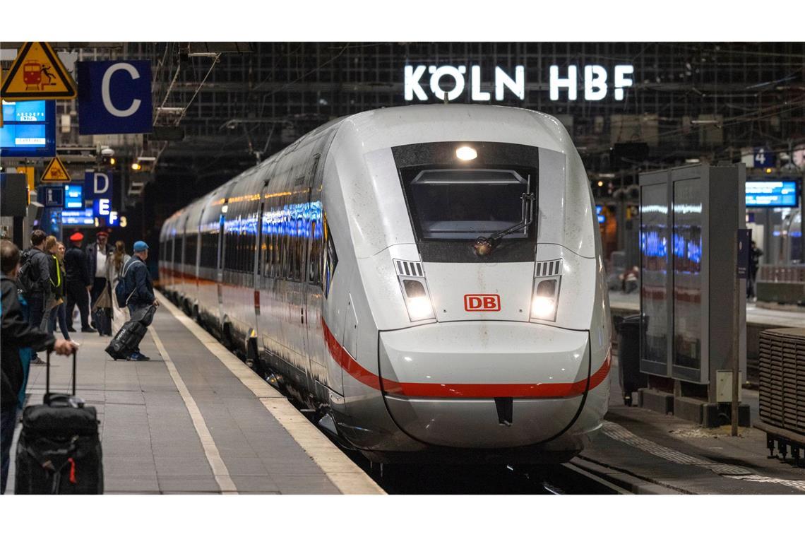 Mehr Verspätungen: Baustellen bremsen Bahn im April aus Die Deutsche Bahn war im April besonders unpünktlich unterwegs. (Archivbild)