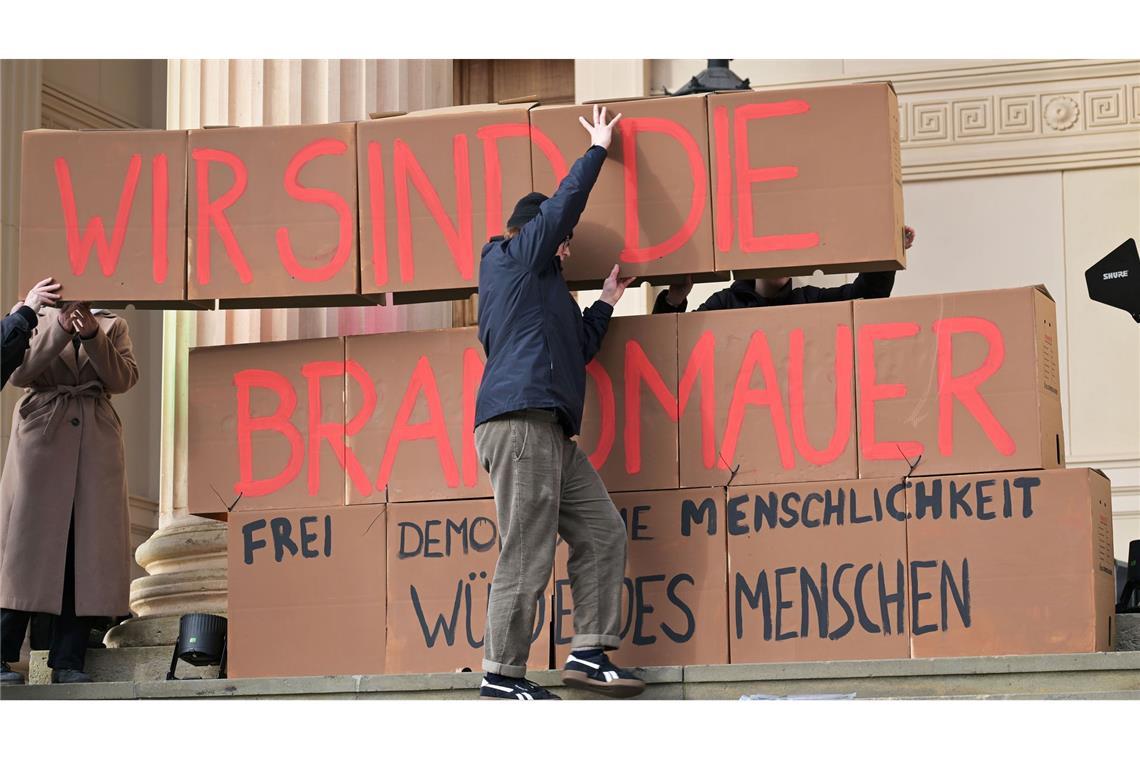 "Die deutsche Brandmauerdebatte verkennt, dass sich hinter der Mauer auch unsere alten Wählerinnen und Wähler befinden", sagte Albig der Deutschen Presse-Agentur. (Archivbild)