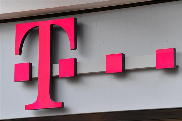 Die Deutsche Telekom-Aktie fiel am Mittwoch um 3 Prozent unter die 30-Euro-Marke. Die Hintergründe im Überblick.
